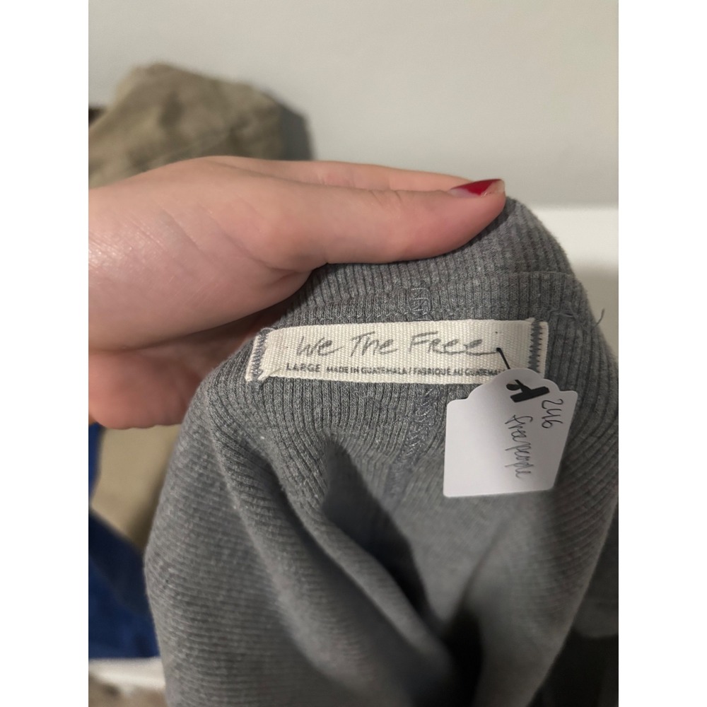 We The Free Free People Grey Ribbed Muscle Tank Top Large Raw Hem‎ Sleeveless - Picture 2 of 4
